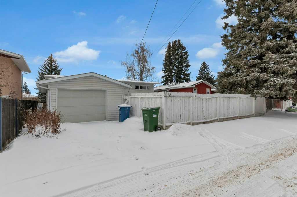 113 Brown Crescent Nw, Calgary, AB - Outdoor