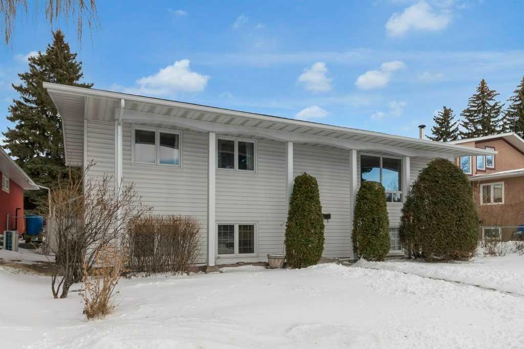 113 Brown Crescent Nw, Calgary, AB - Outdoor