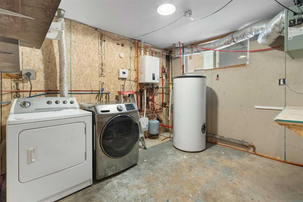 80 Ogmoor Crescent Se, Calgary, AB - Indoor Photo Showing Laundry Room