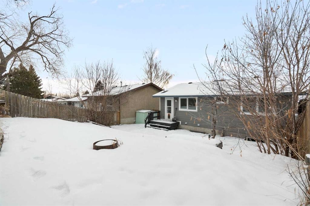 80 Ogmoor Crescent Se, Calgary, AB - Outdoor