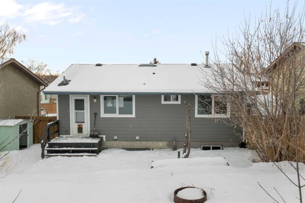 80 Ogmoor Crescent Se, Calgary, AB - Outdoor