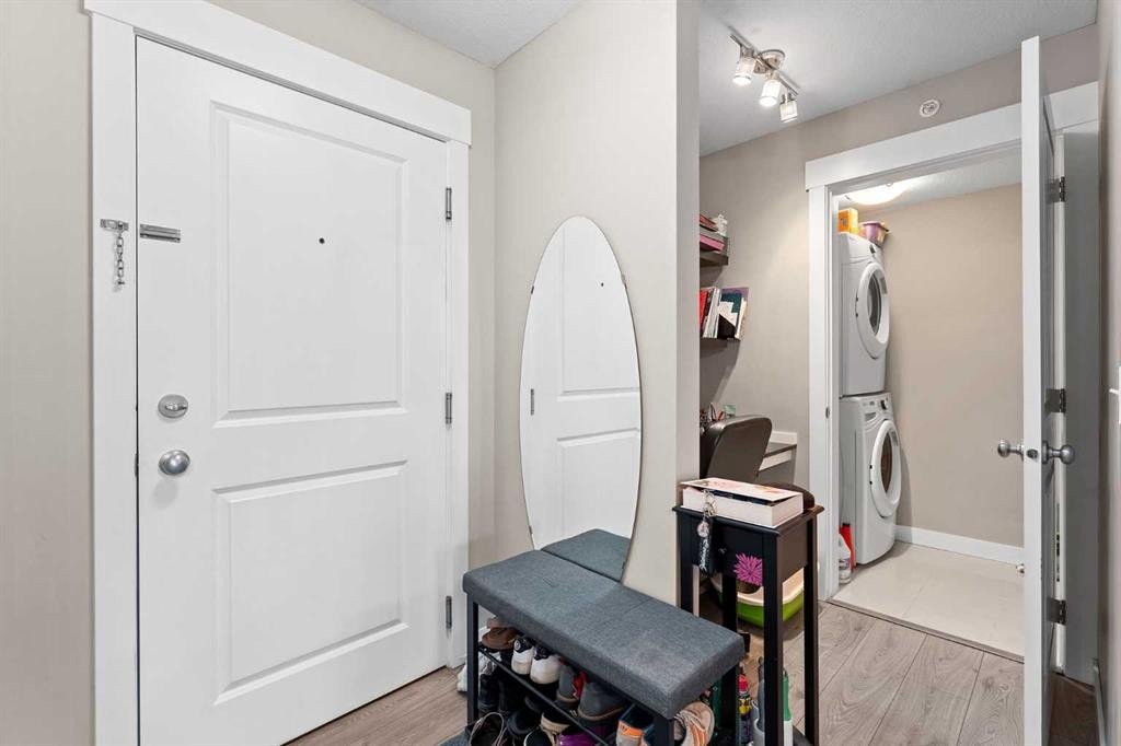 3407-11 Mahogany Row Se, Calgary, AB - Indoor Photo Showing Other Room