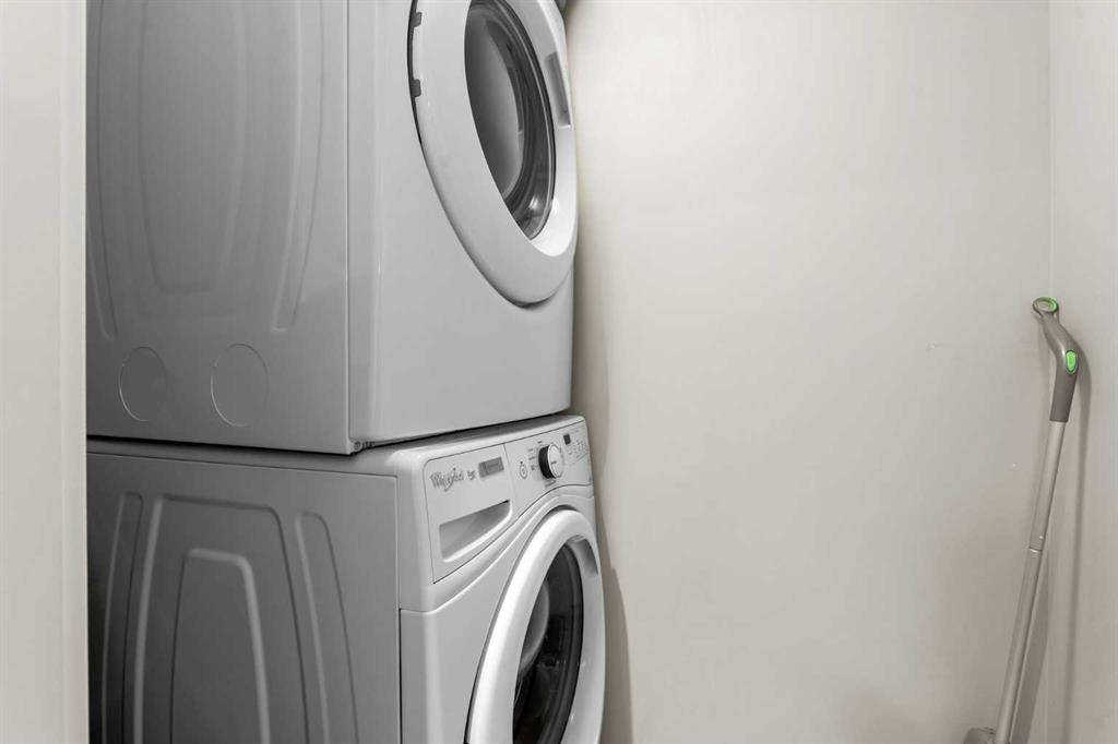3407-11 Mahogany Row Se, Calgary, AB - Indoor Photo Showing Laundry Room