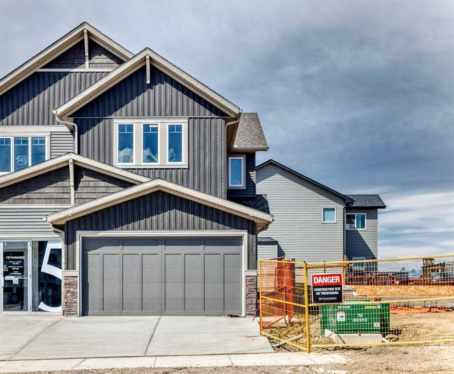 109 Heritage Park, Cochrane, AB - Outdoor