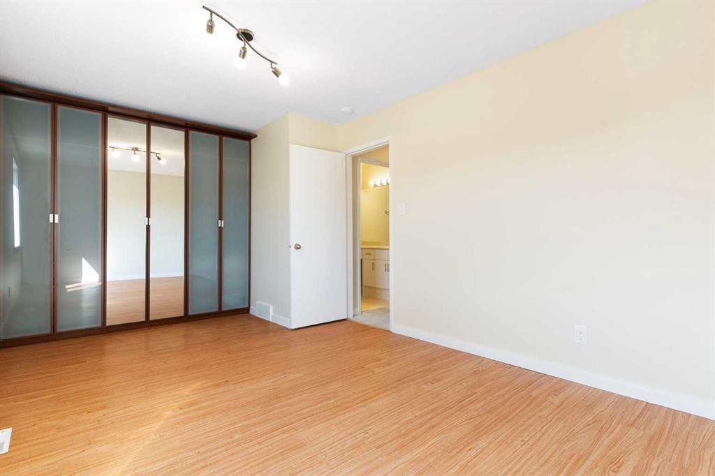 32-80 Galbraith Drive Sw, Calgary, AB - Indoor Photo Showing Other Room