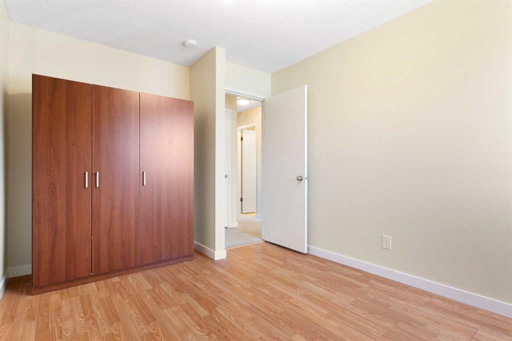 32-80 Galbraith Drive Sw, Calgary, AB - Indoor Photo Showing Other Room