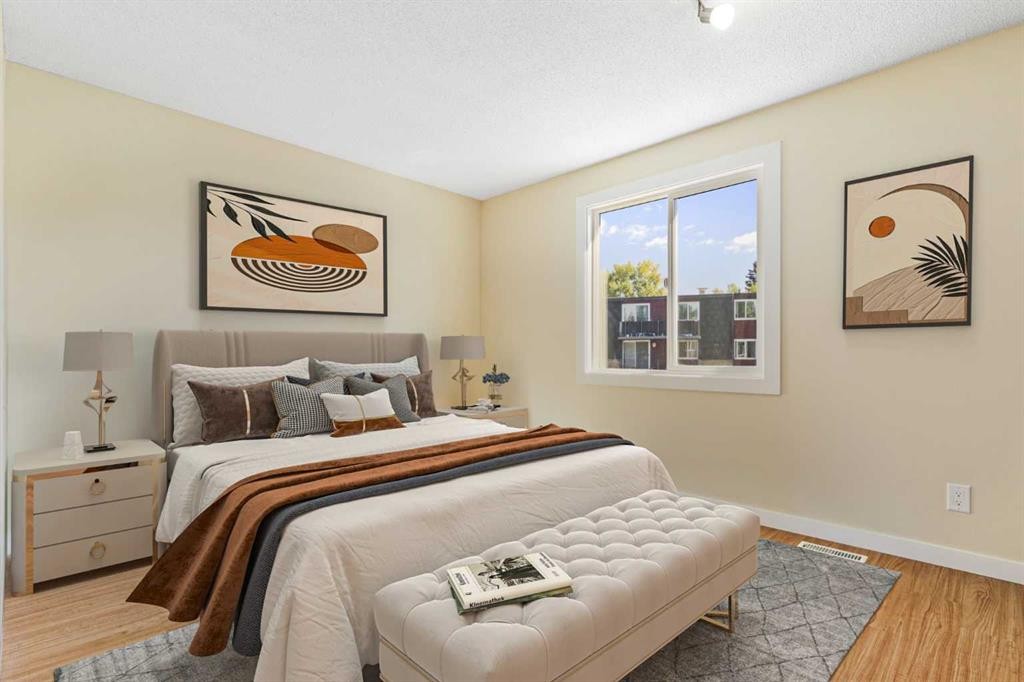 32-80 Galbraith Drive Sw, Calgary, AB - Indoor Photo Showing Bedroom