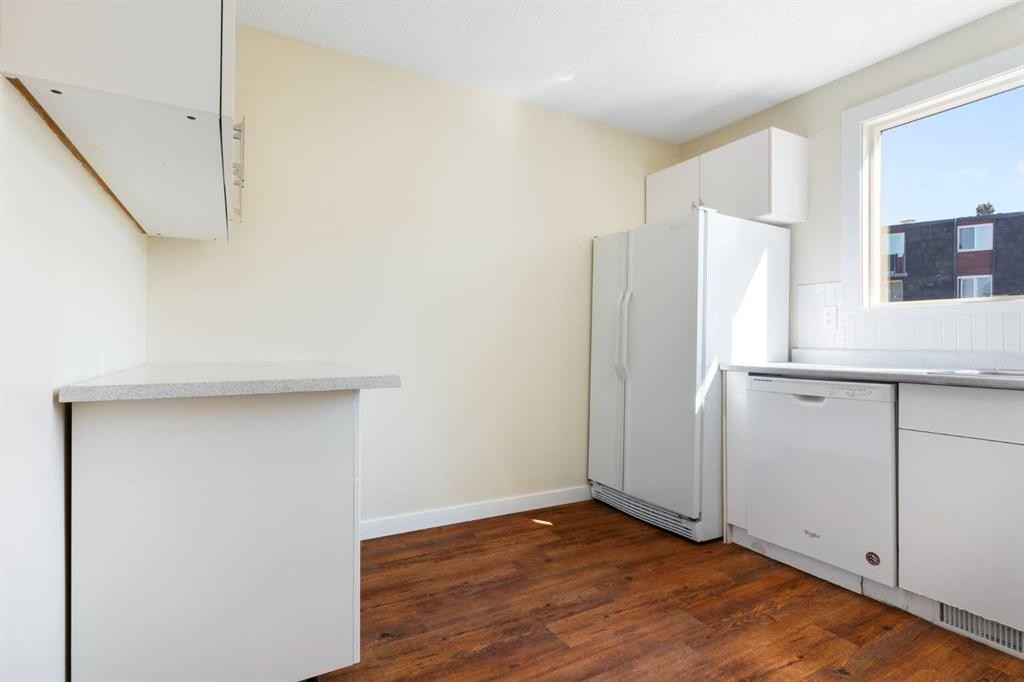 32-80 Galbraith Drive Sw, Calgary, AB - Indoor