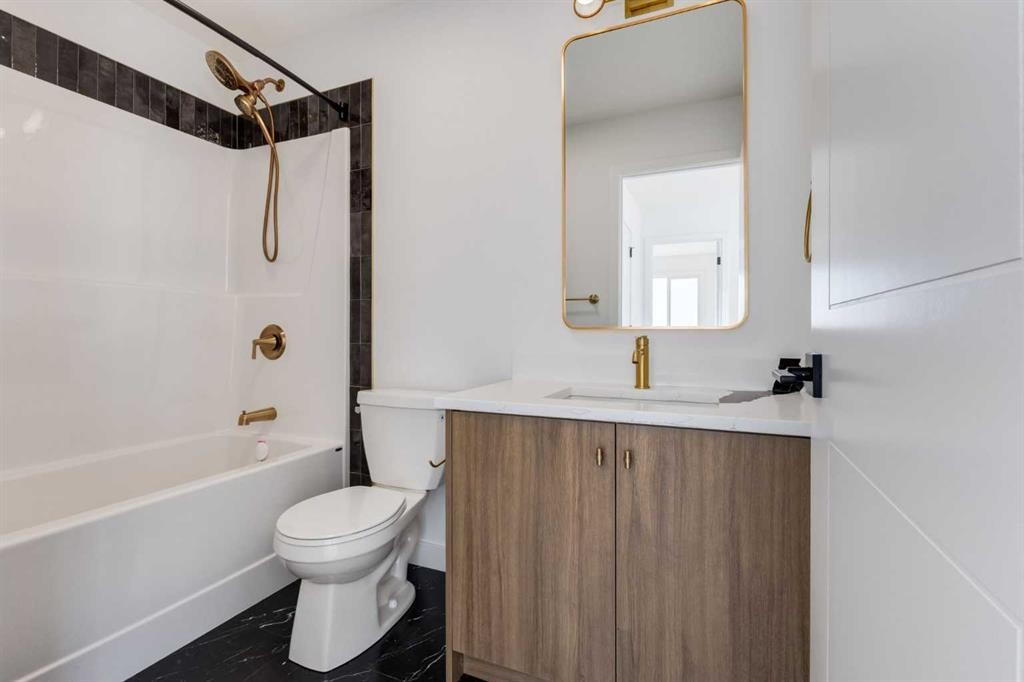 74 Agate Road, Cochrane, AB - Indoor Photo Showing Bathroom