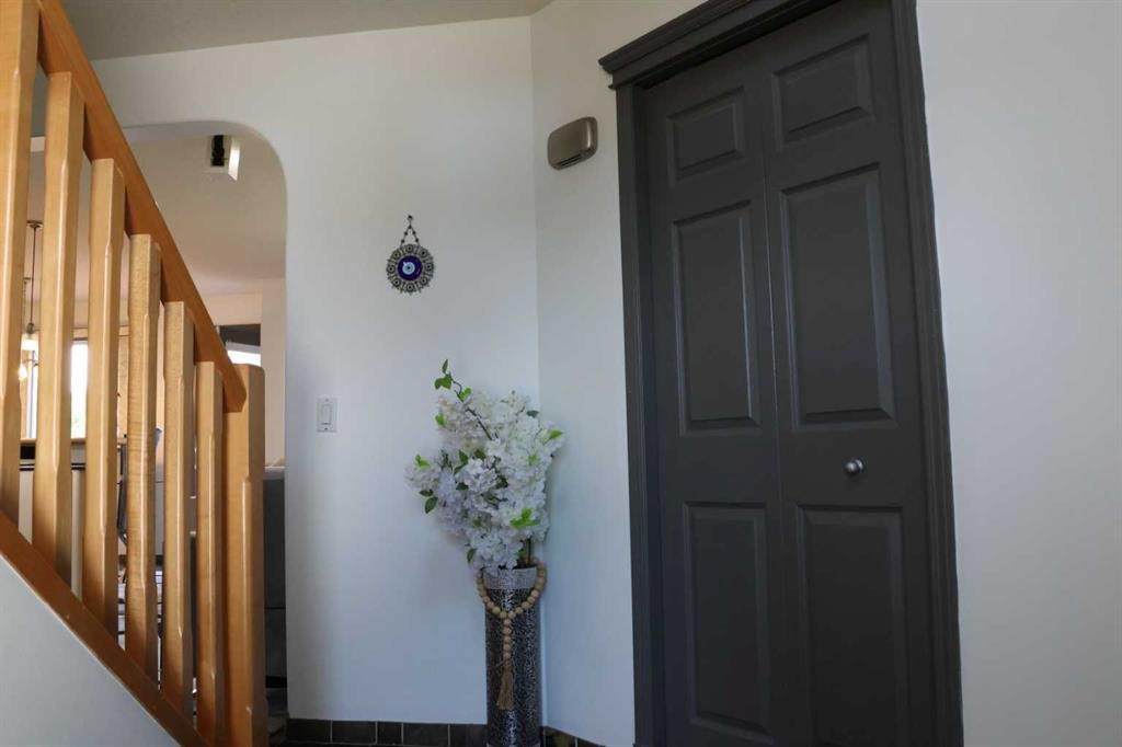 266 Martha'S Manor Ne, Calgary, AB - Indoor Photo Showing Other Room