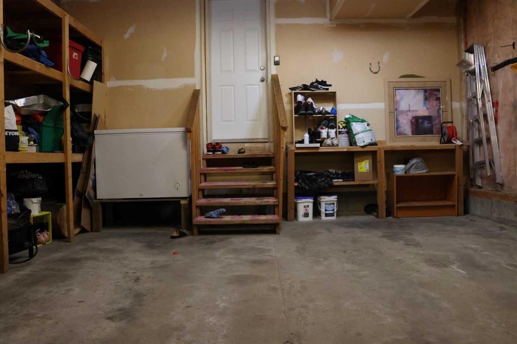 266 Martha'S Manor Ne, Calgary, AB - Indoor Photo Showing Garage