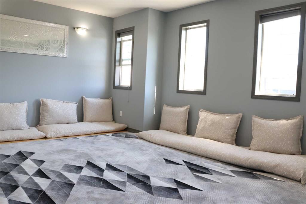 266 Martha'S Manor Ne, Calgary, AB - Indoor Photo Showing Bedroom