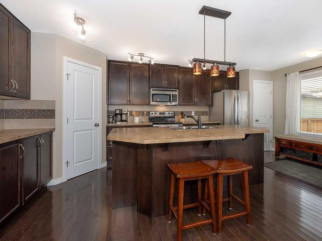 14 Walden Road Se, Calgary, AB - Indoor Photo Showing Kitchen