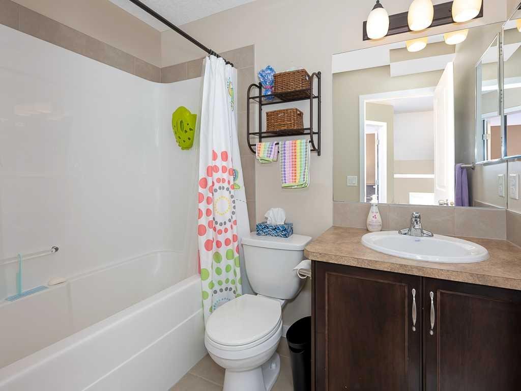 14 Walden Road Se, Calgary, AB - Indoor Photo Showing Bathroom
