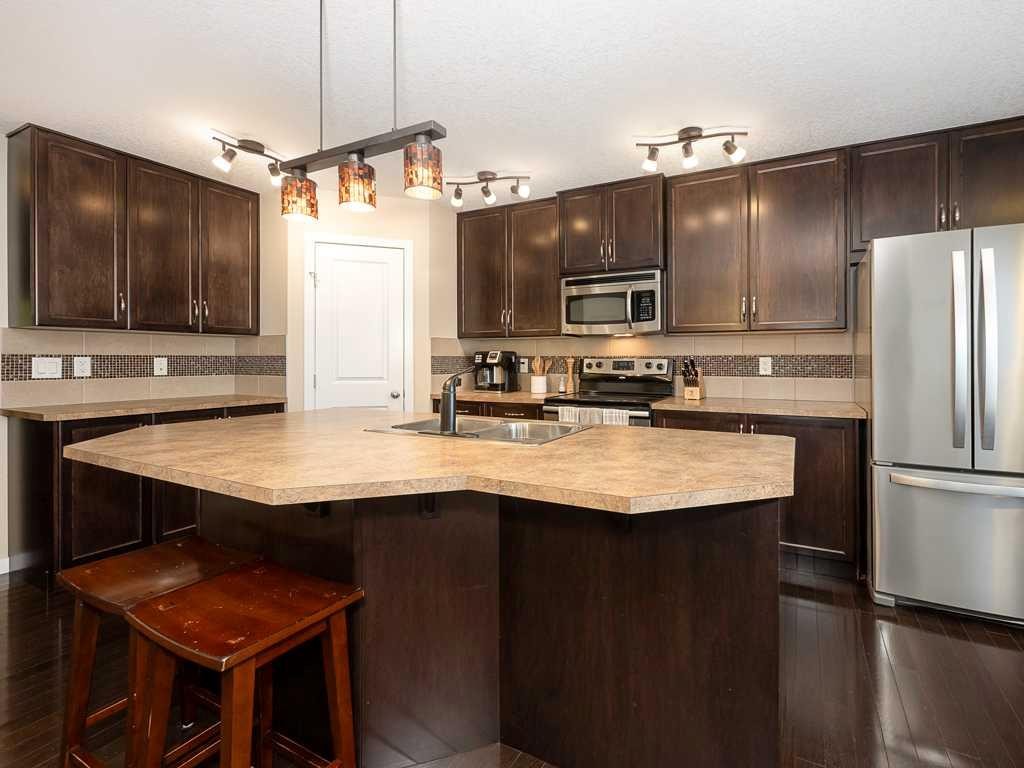 14 Walden Road Se, Calgary, AB - Indoor Photo Showing Kitchen