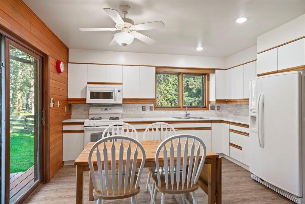 9 Ghost Road, Benchlands, AB - Indoor