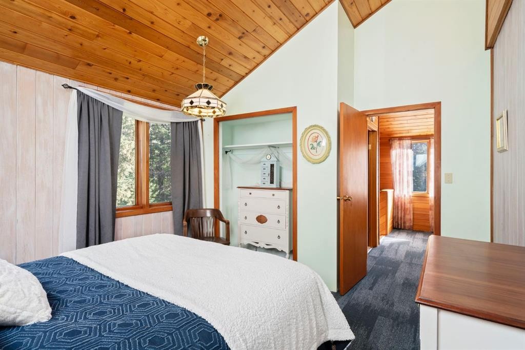 9 Ghost Road, Benchlands, AB - Indoor Photo Showing Bedroom