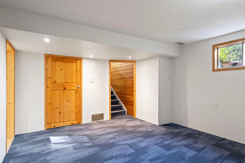 9 Ghost Road, Benchlands, AB - Indoor