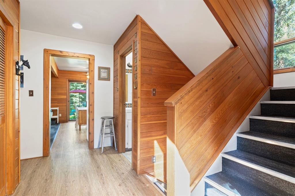 9 Ghost Road, Benchlands, AB - Indoor Photo Showing Other Room