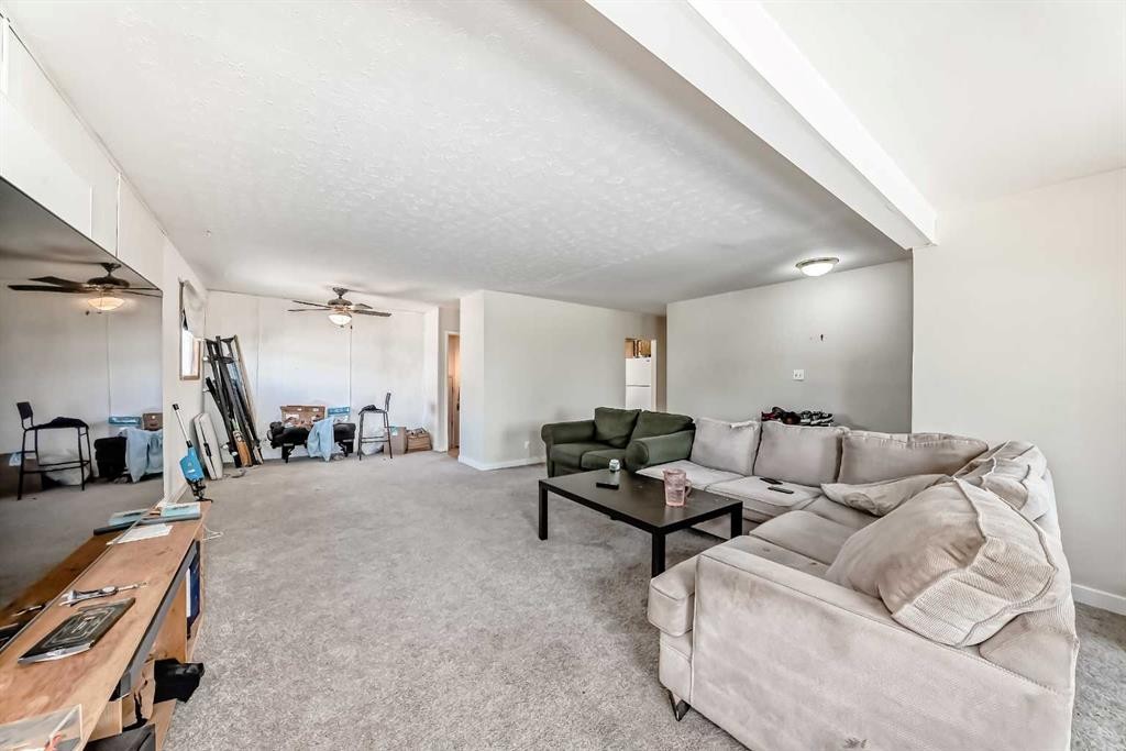1502 49 Street Se, Calgary, AB - Indoor