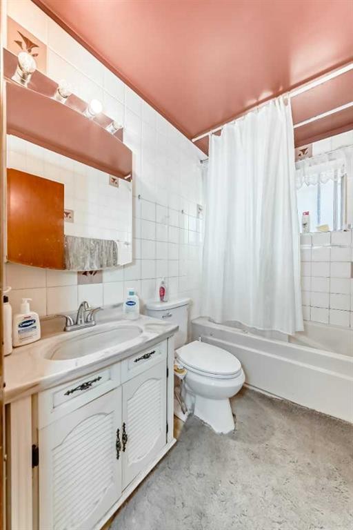 1502 49 Street Se, Calgary, AB - Indoor Photo Showing Bathroom