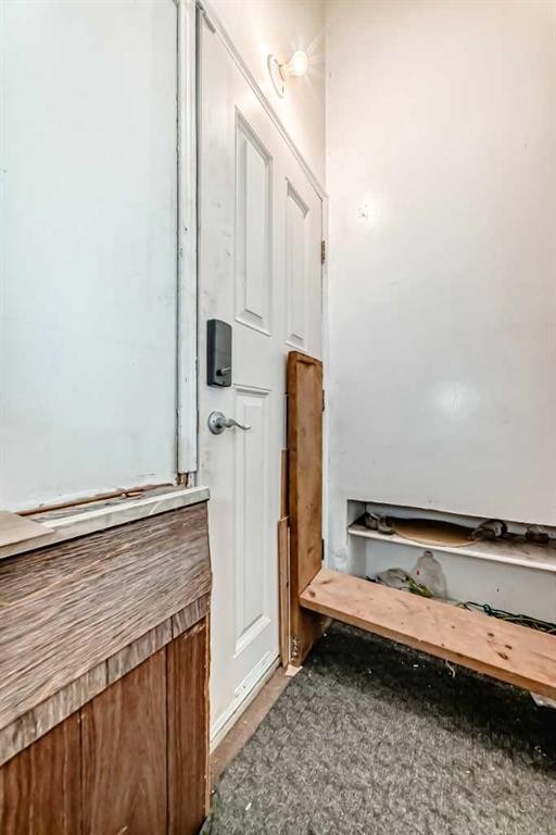 1502 49 Street Se, Calgary, AB - Indoor Photo Showing Other Room