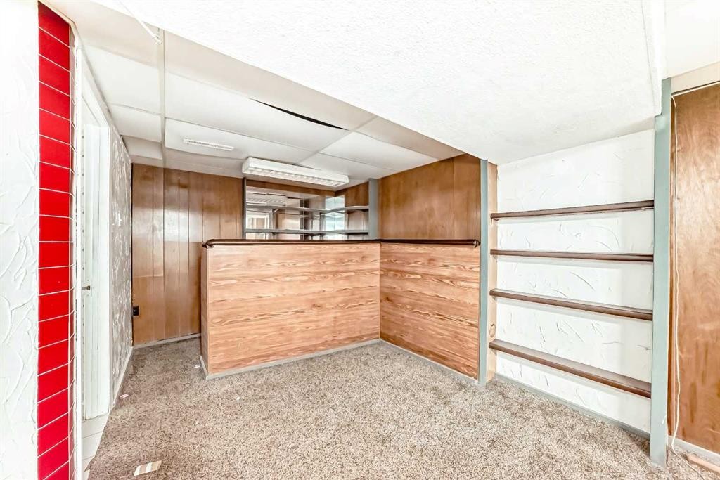 1502 49 Street Se, Calgary, AB - Indoor