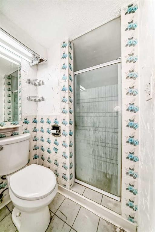 1502 49 Street Se, Calgary, AB - Indoor Photo Showing Bathroom
