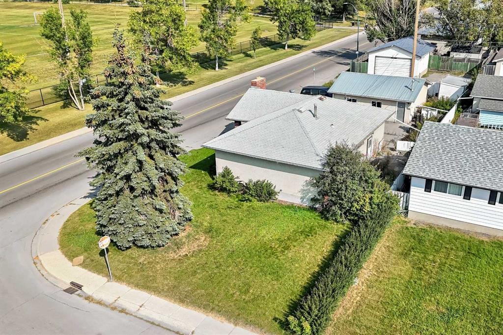 1502 49 Street Se, Calgary, AB - Outdoor