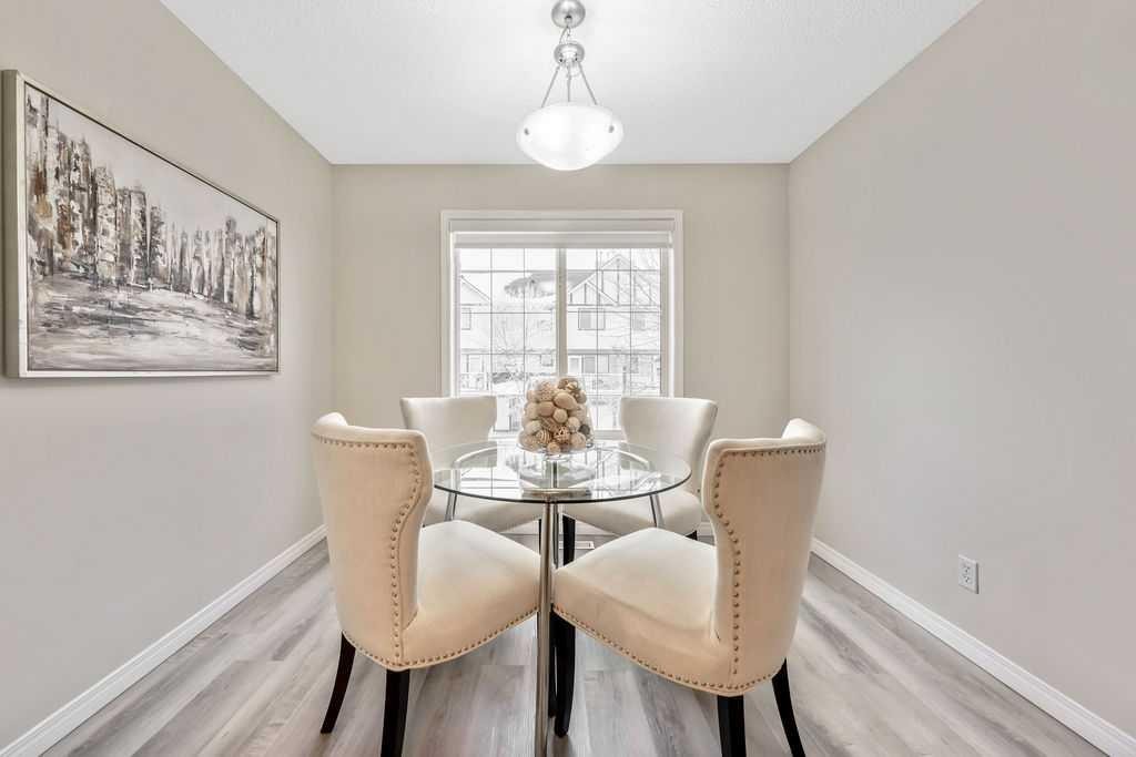 126 Everhollow Heights Sw, Calgary, AB - Indoor Photo Showing Dining Room