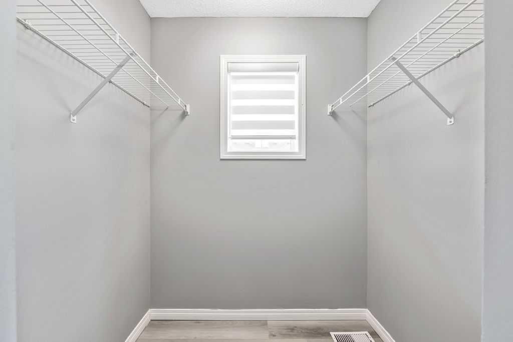126 Everhollow Heights Sw, Calgary, AB - Indoor With Storage