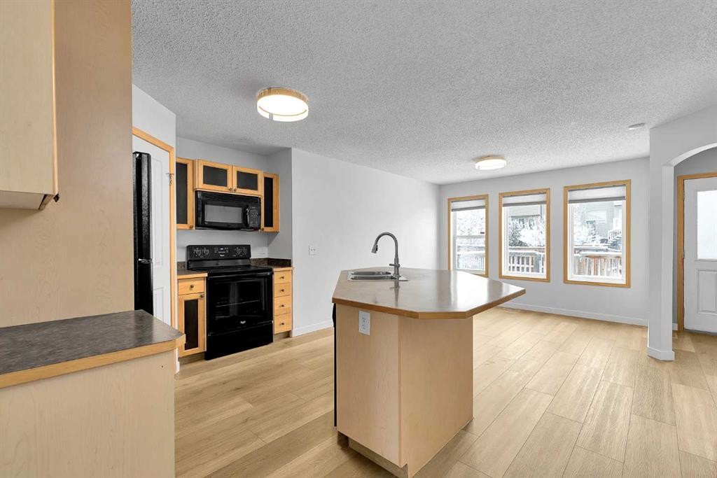 89 Covebrook Place Ne, Calgary, AB - Indoor Photo Showing Kitchen
