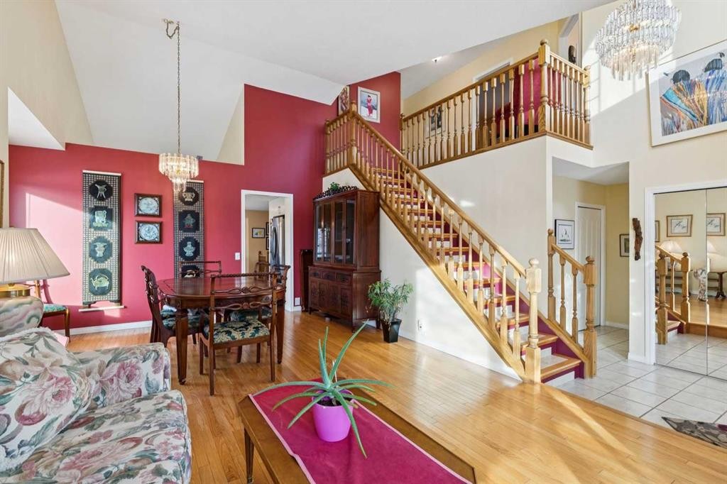 181 Woodford Drive Sw, Calgary, AB - Indoor Photo Showing Other Room