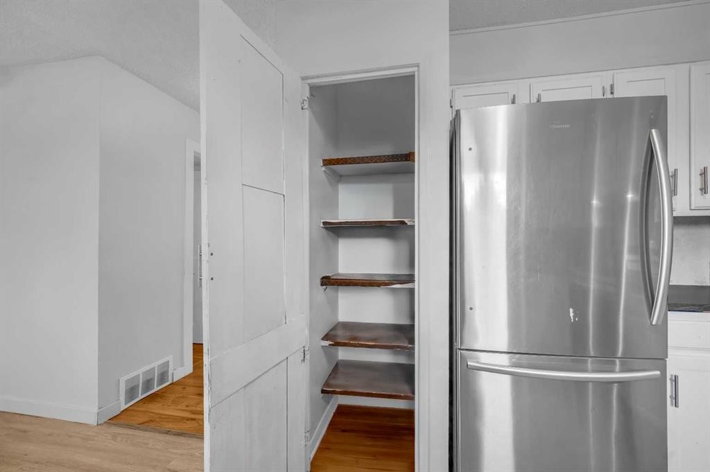 172 Templehill Drive Ne, Calgary, AB - Indoor