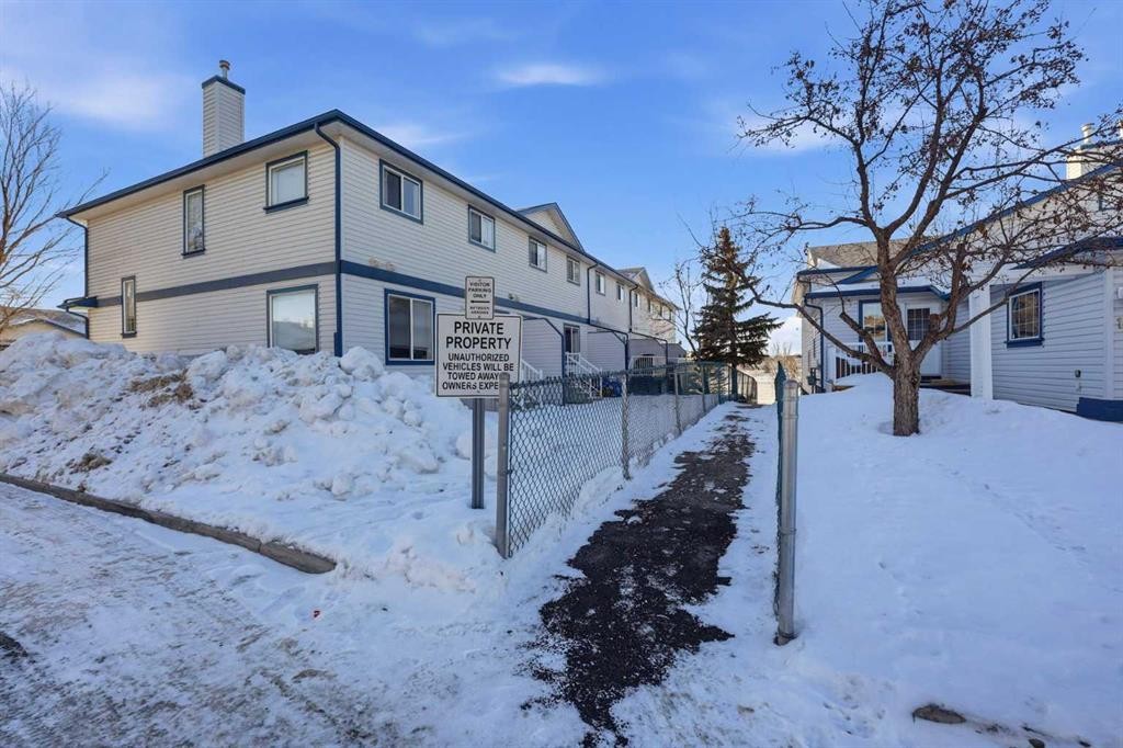 21-33 Stonegate Drive Nw, Airdrie, AB - Outdoor
