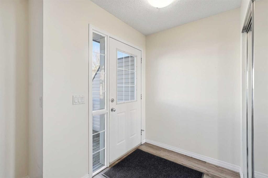 21-33 Stonegate Drive Nw, Airdrie, AB - Indoor Photo Showing Other Room