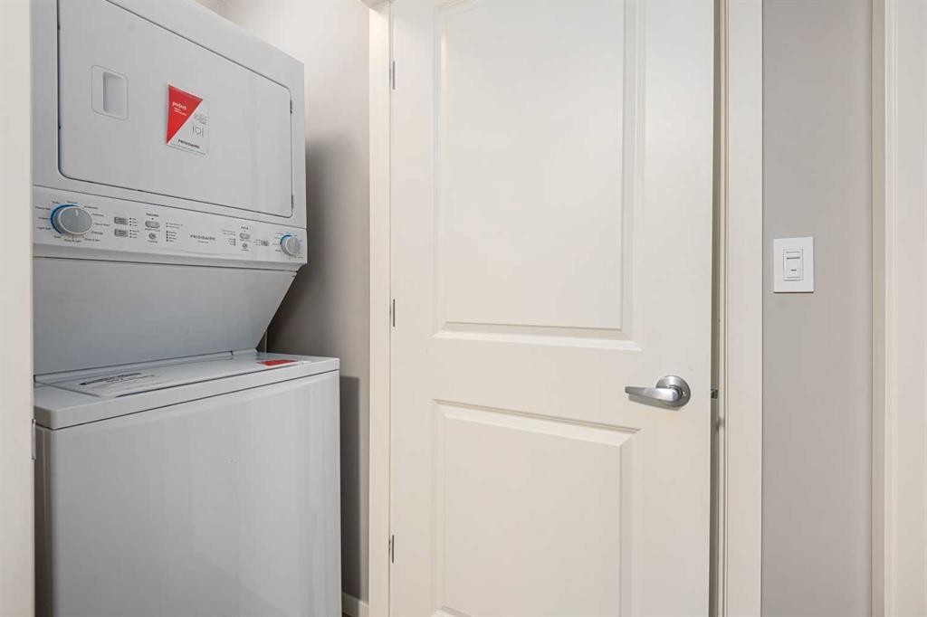 111 Ascot Point Sw, Calgary, AB - Indoor Photo Showing Laundry Room
