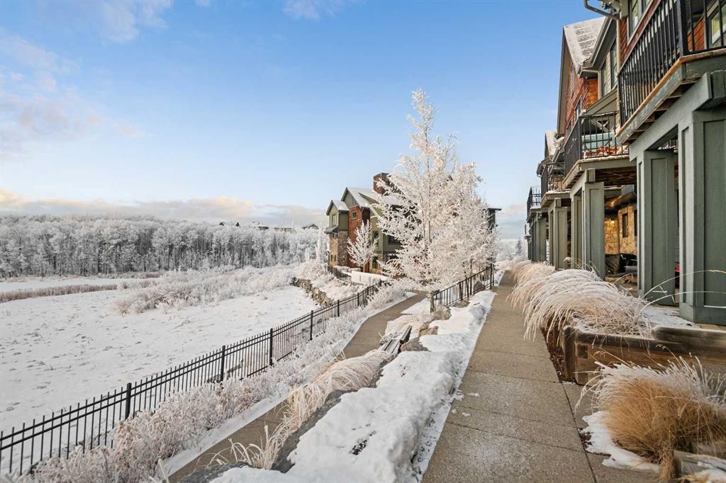 111 Ascot Point Sw, Calgary, AB - Outdoor