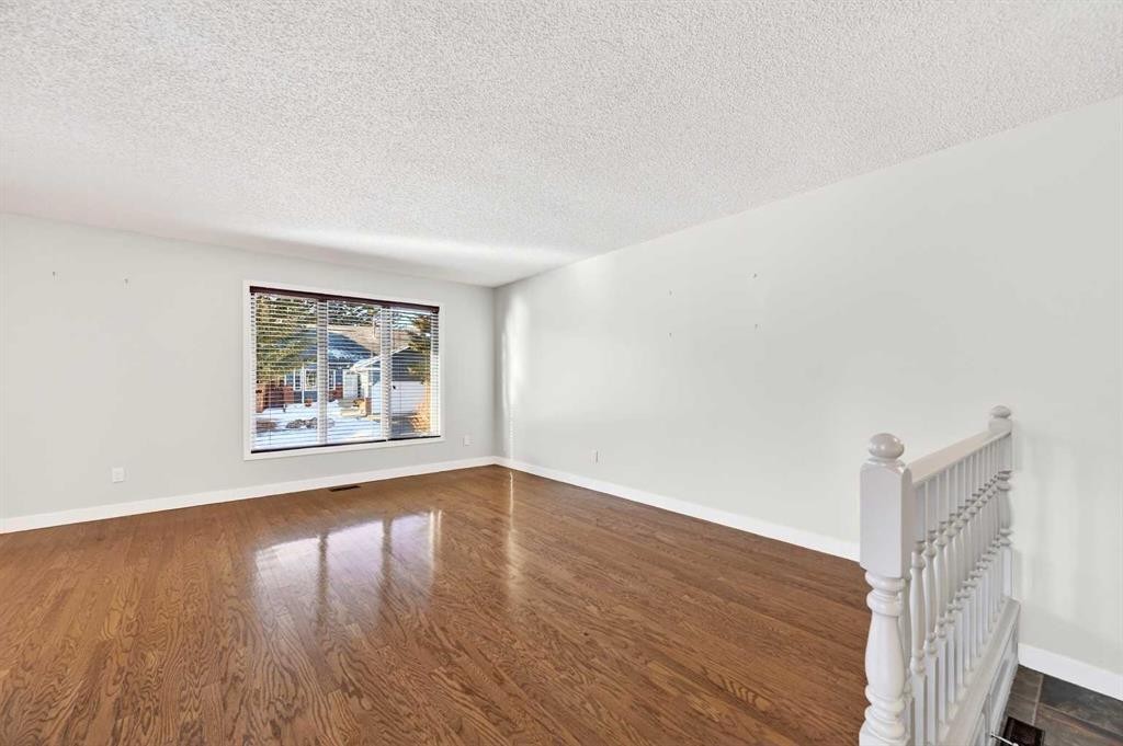 103 Sandarac Place Nw, Calgary, AB - Indoor