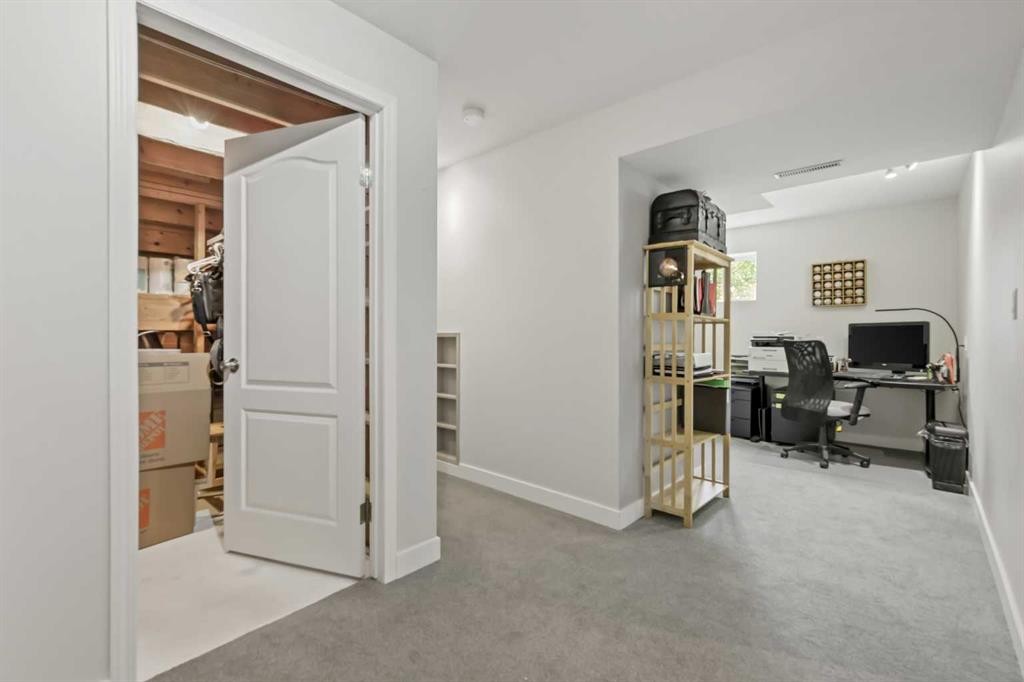 103 Sandarac Place Nw, Calgary, AB - Indoor