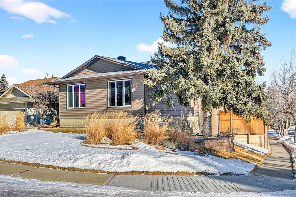 103 Sandarac Place Nw, Calgary, AB - Outdoor