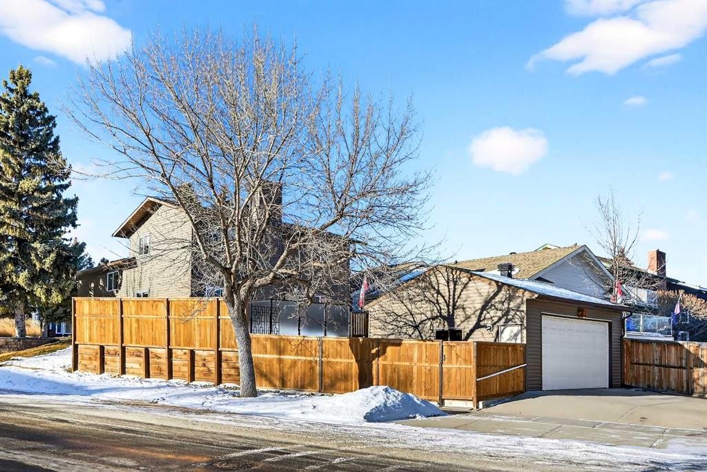 103 Sandarac Place Nw, Calgary, AB - Outdoor