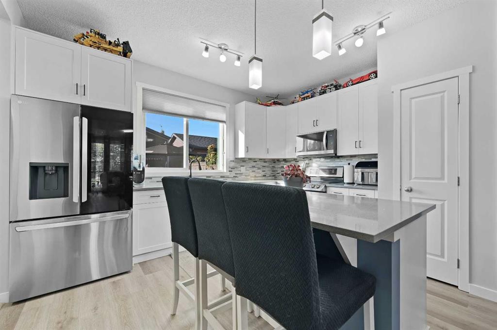 798 Walden Drive Se, Calgary, AB - Indoor Photo Showing Kitchen With Stainless Steel Kitchen With Upgraded Kitchen