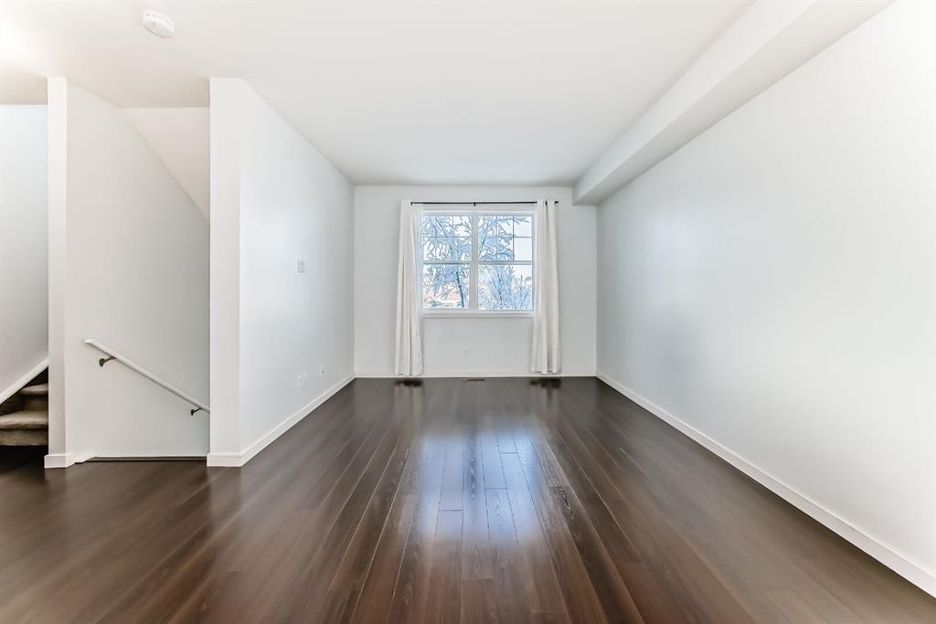 35 Nolan Hill Boulevard, Calgary, AB - Indoor Photo Showing Other Room