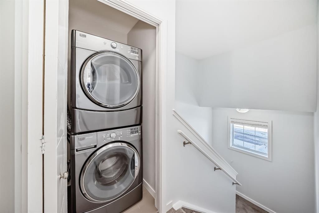 35 Nolan Hill Boulevard, Calgary, AB - Indoor Photo Showing Laundry Room