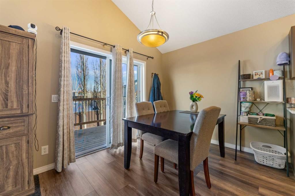 8 Copperfield Manor Se, Calgary, AB - Indoor Photo Showing Dining Room