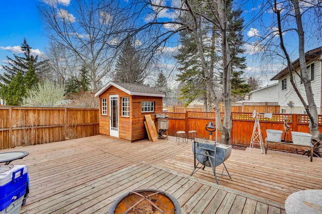 14691 Deer Ridge Drive Se, Calgary, AB - Outdoor With Deck Patio Veranda