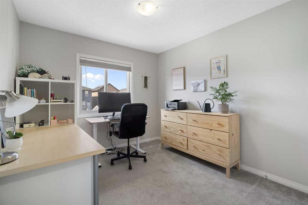 211 Evanscrest Way Nw, Calgary, AB - Indoor Photo Showing Office
