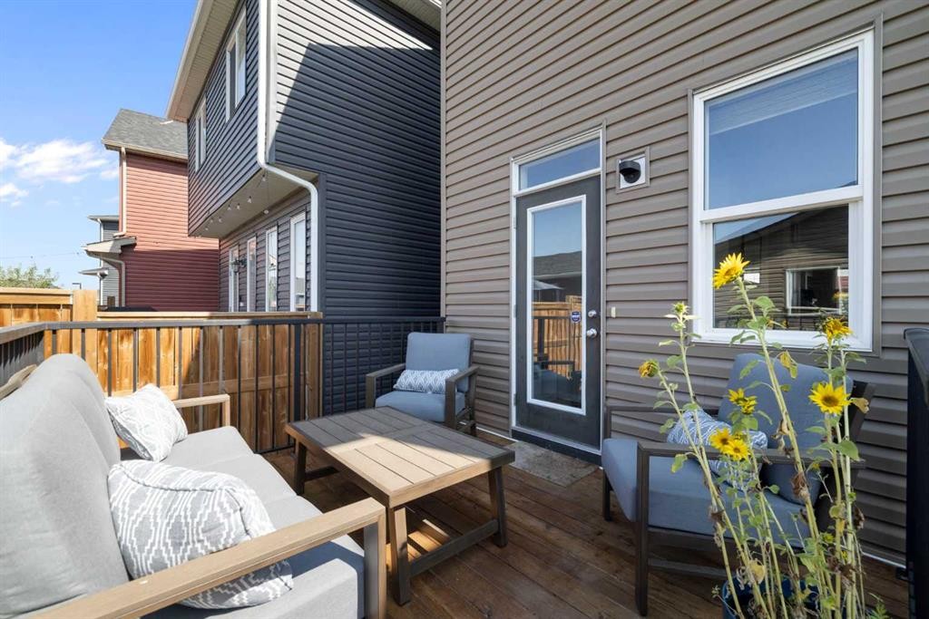 211 Evanscrest Way Nw, Calgary, AB - Outdoor With Deck Patio Veranda With Exterior