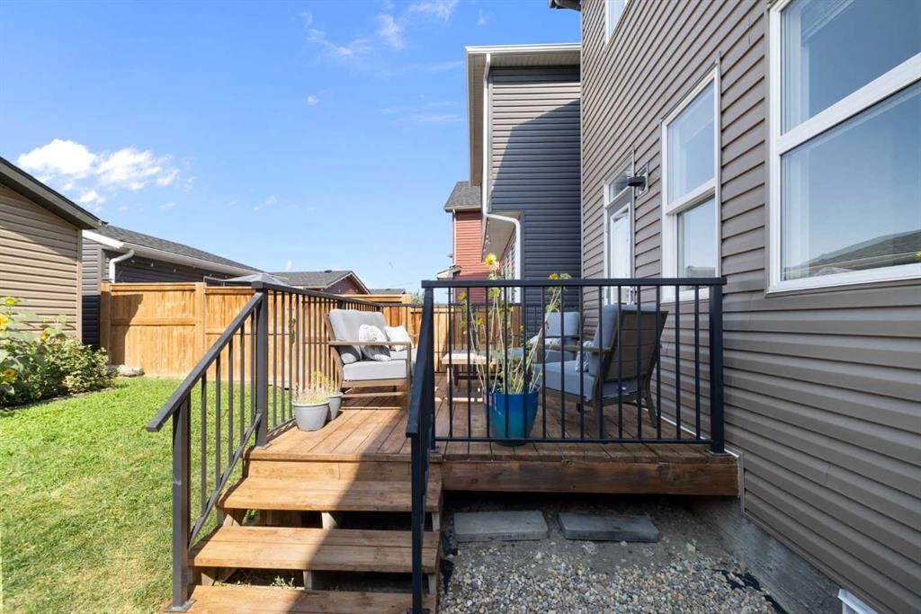 211 Evanscrest Way Nw, Calgary, AB - Outdoor With Deck Patio Veranda With Exterior